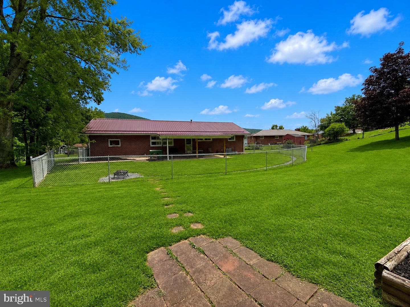 18613 Circle Drive photo 4
