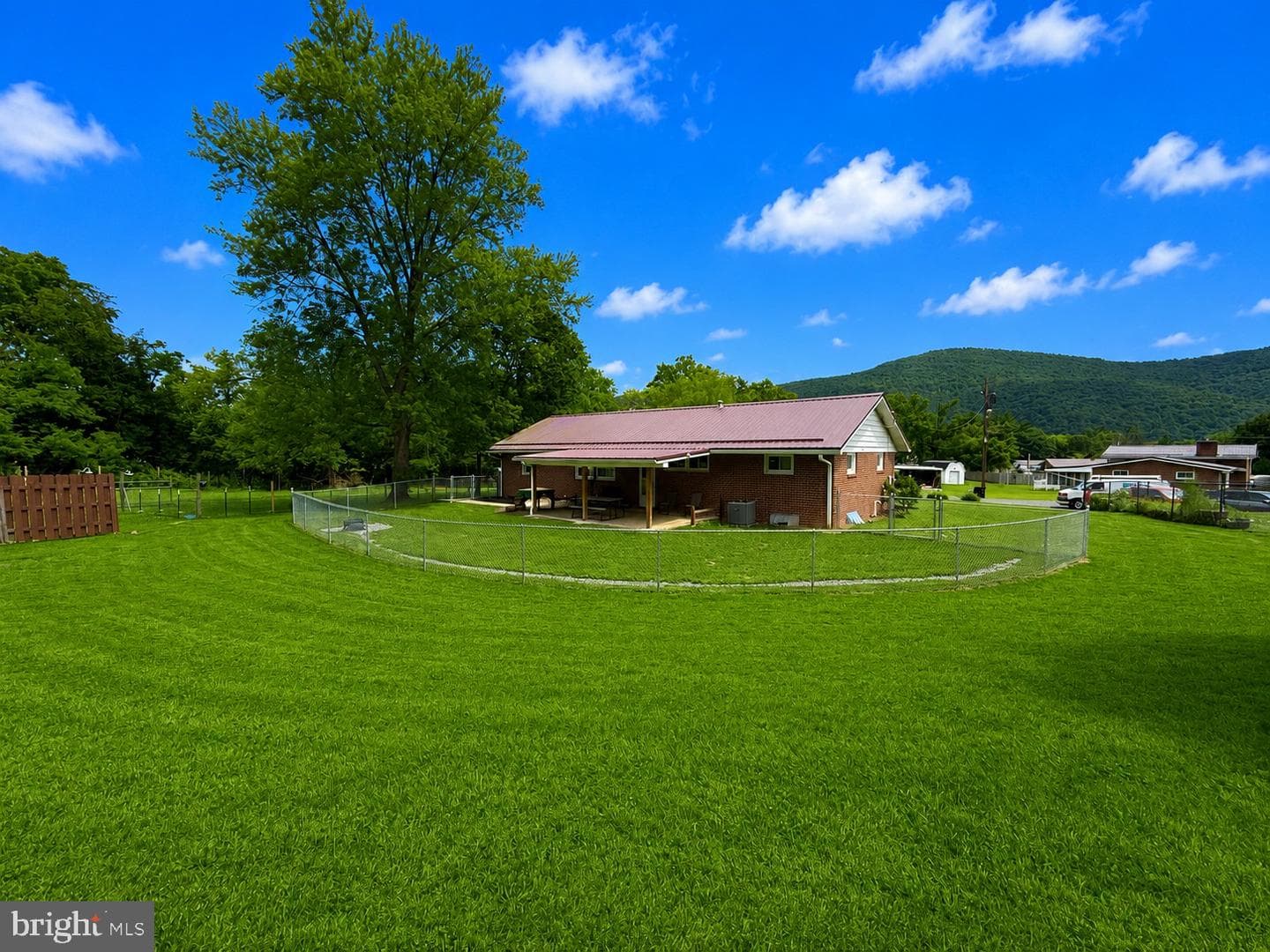 18613 Circle Drive photo 5