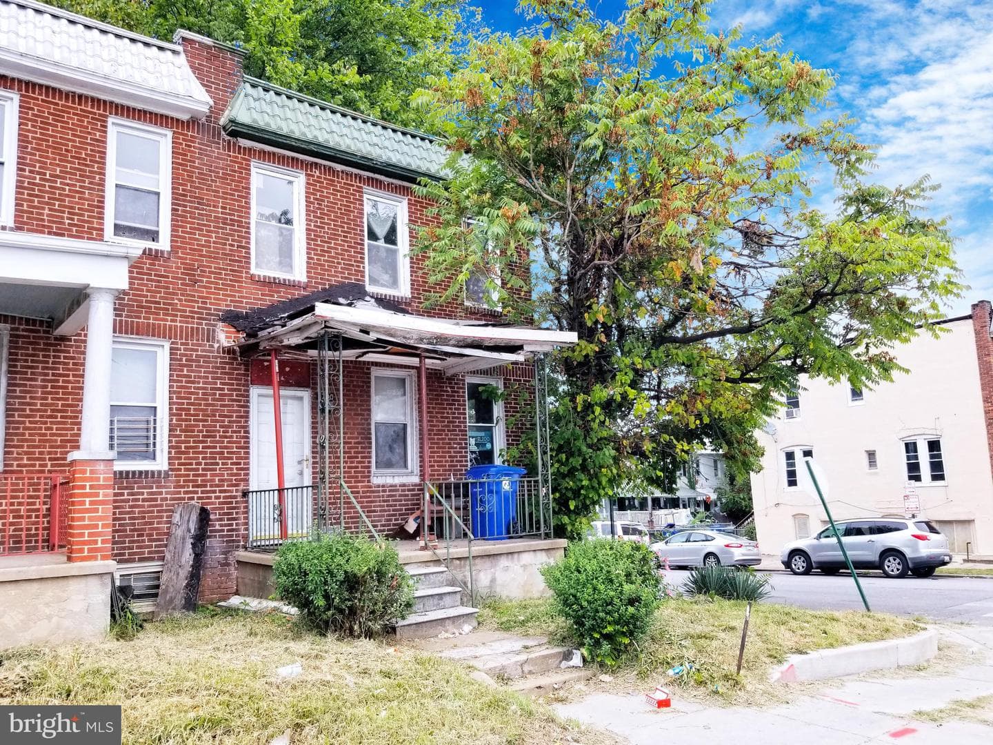 2700 W Franklin Street photo 2