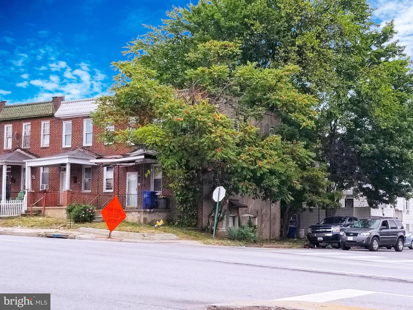 2700 W Franklin Street photo 3