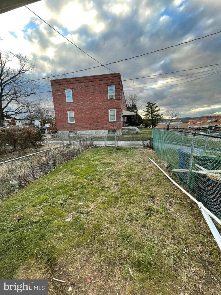 1014 N Warwick Avenue photo 14