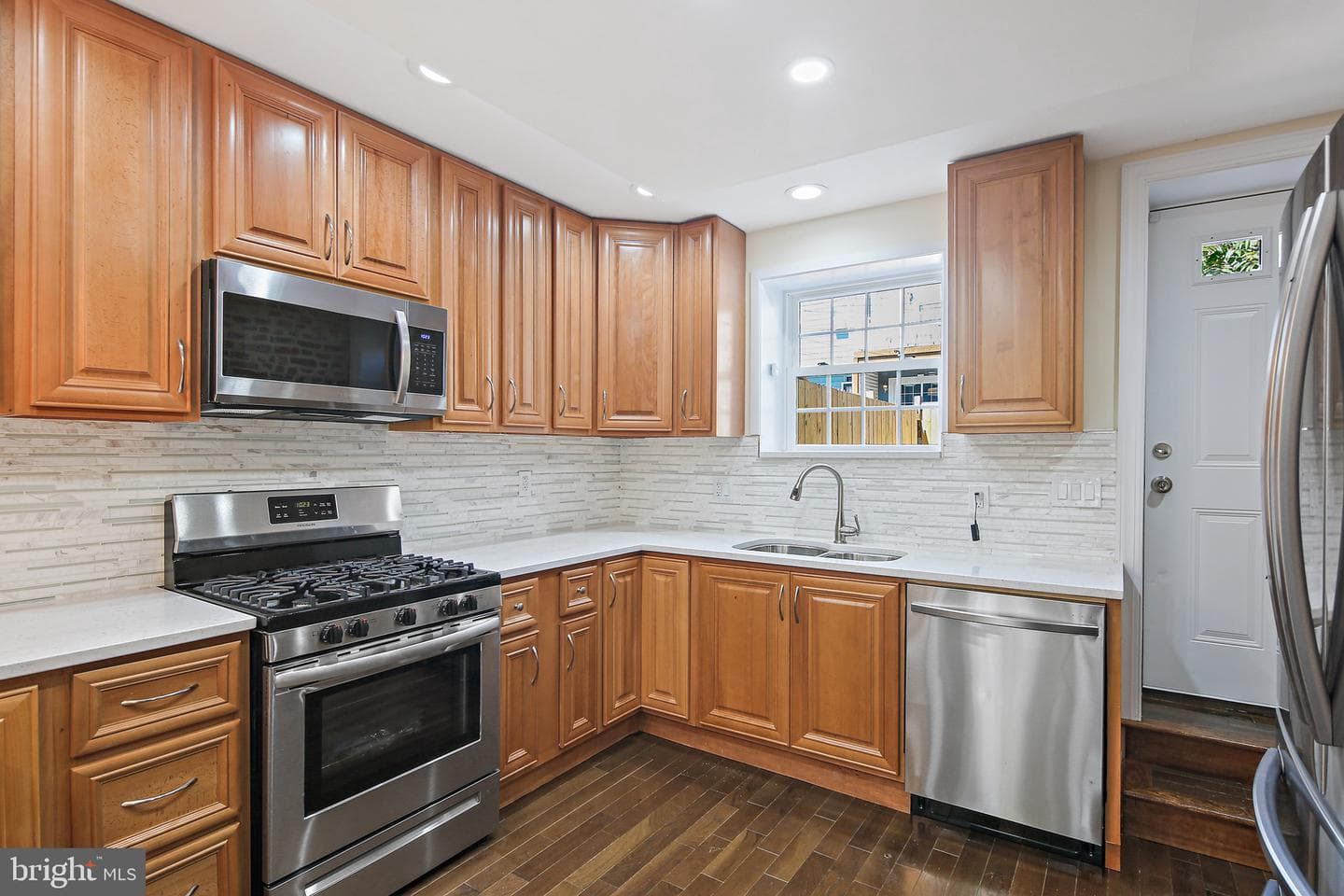 244 N Rose Street photo 11