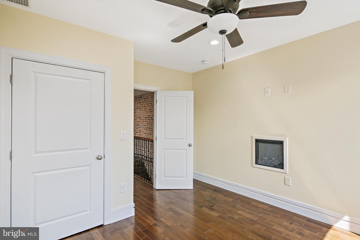 244 N Rose Street photo 24