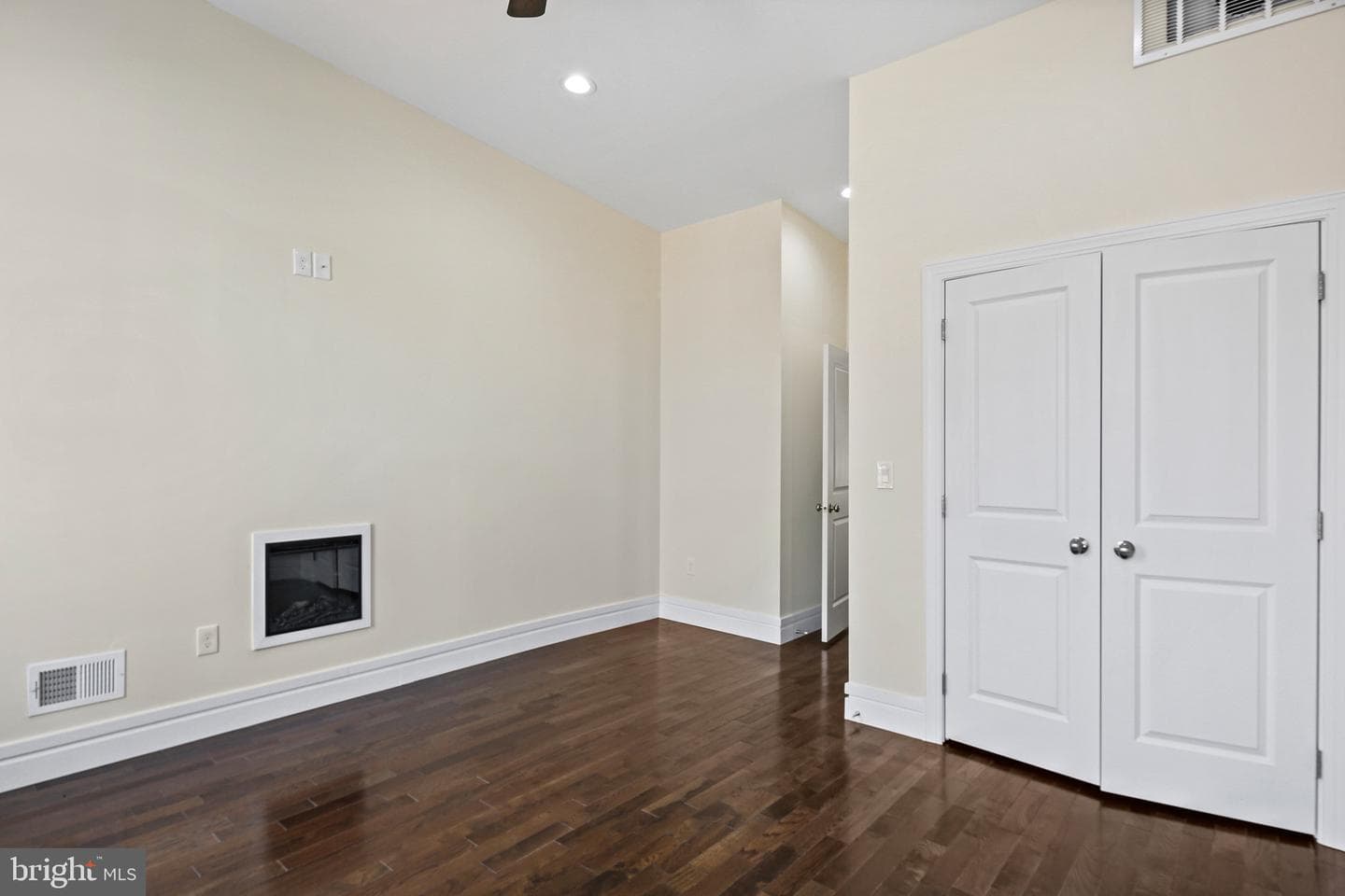 3321 E Baltimore Street photo 21