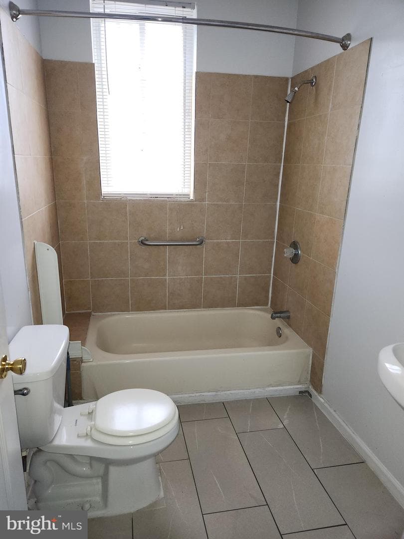 2431 Arunah Avenue photo 5