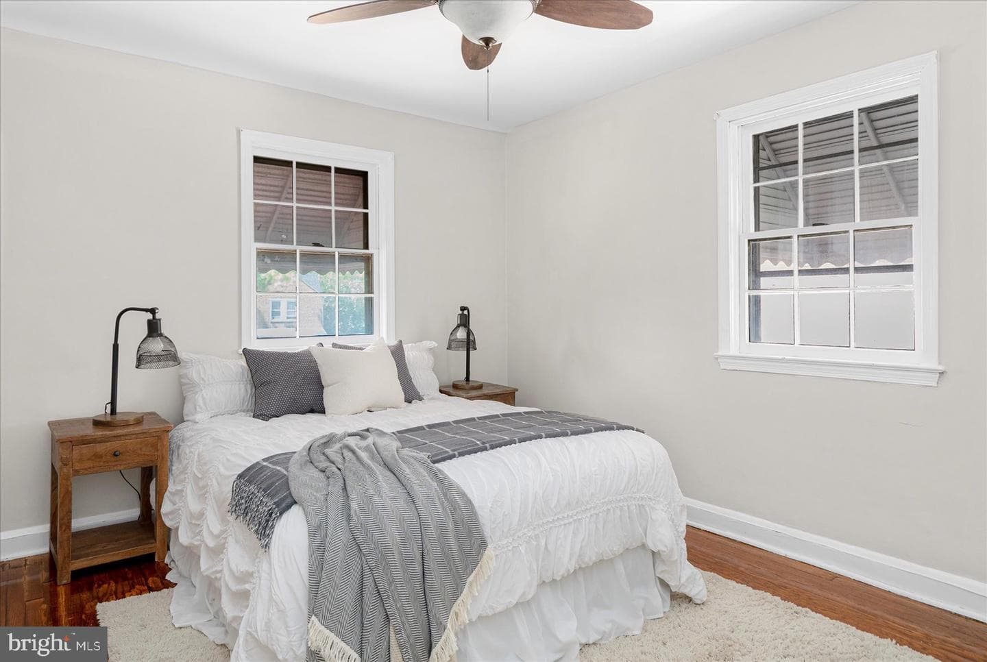3919 Fairview Avenue photo 32