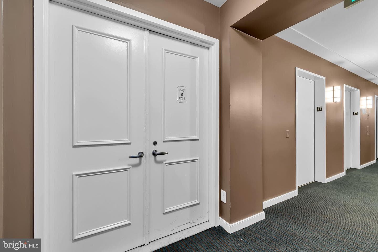 100 Harborview Drive #1709 photo 4