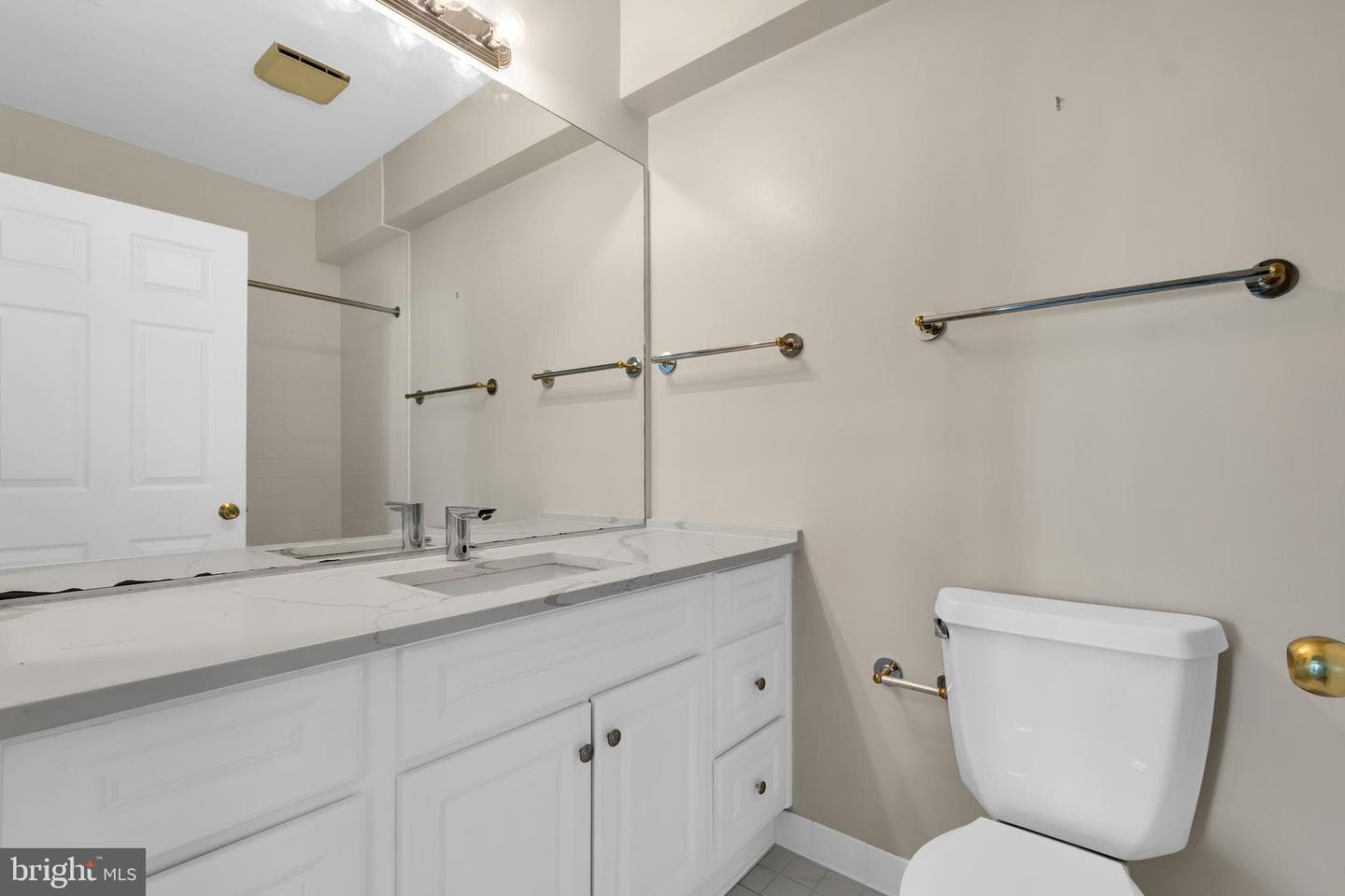 100 Harborview Drive #1709 photo 8