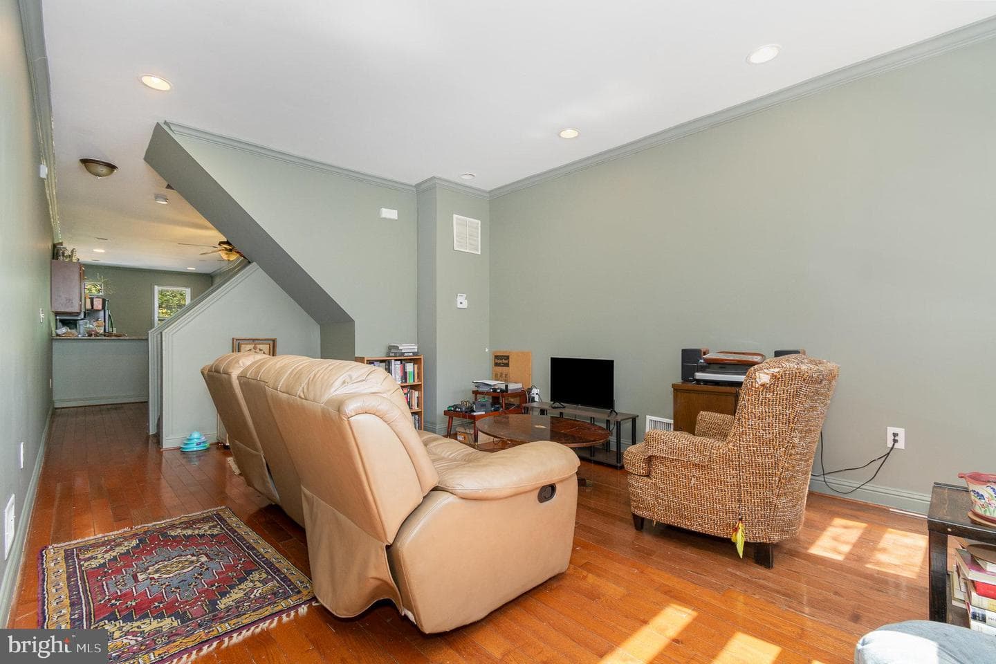 422 E Lorraine Avenue photo 3