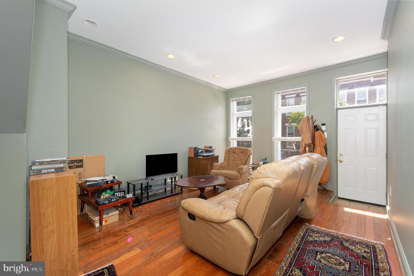 422 E Lorraine Avenue photo 4