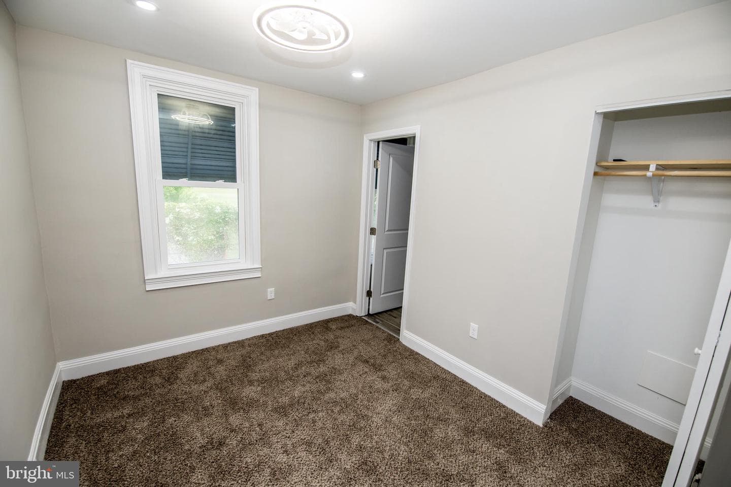 901 N Linwood Avenue photo 17