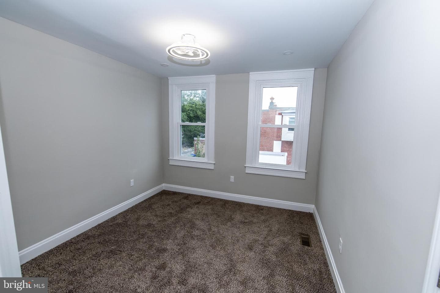 901 N Linwood Avenue photo 22