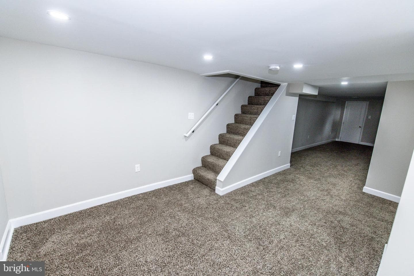 901 N Linwood Avenue photo 26