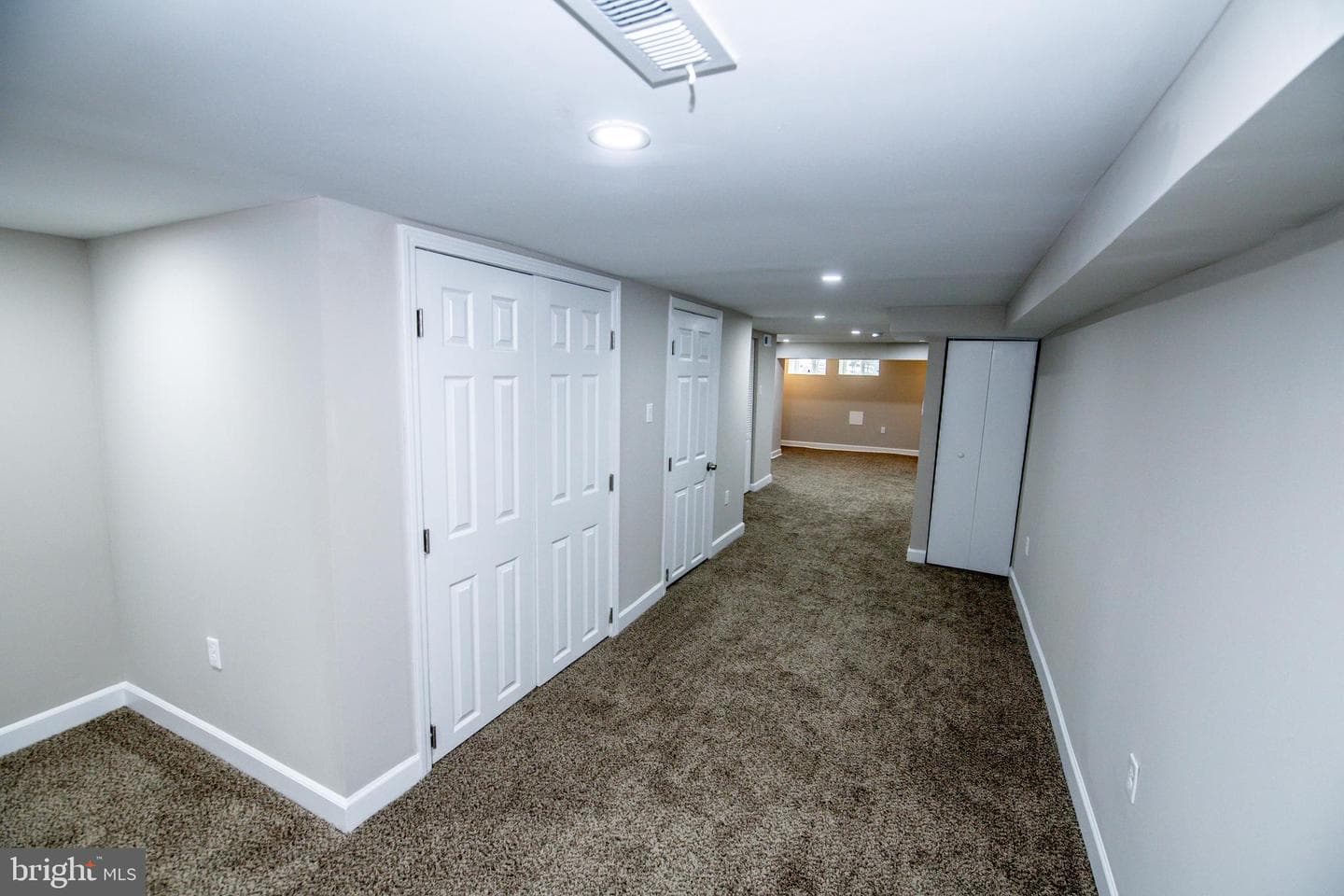901 N Linwood Avenue photo 28