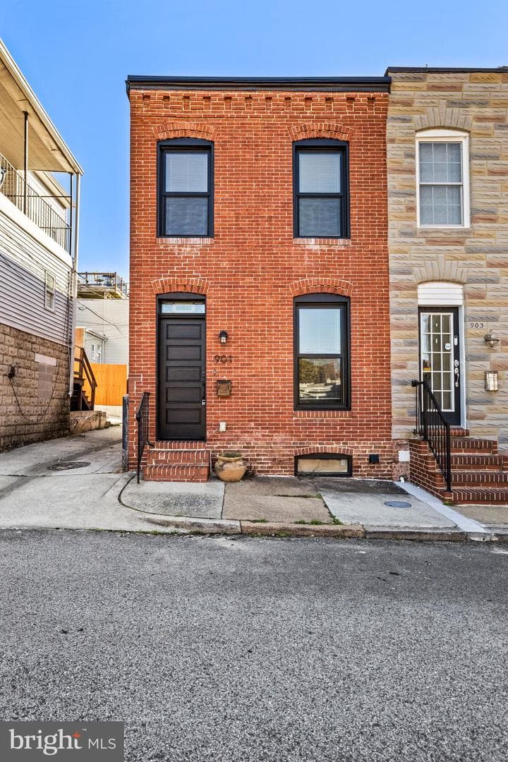 901 S Streeper Street photo 2