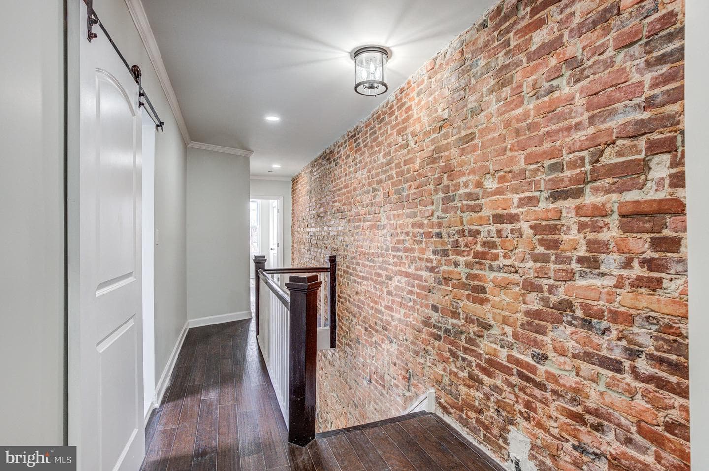 2718 E Madison Street photo 17