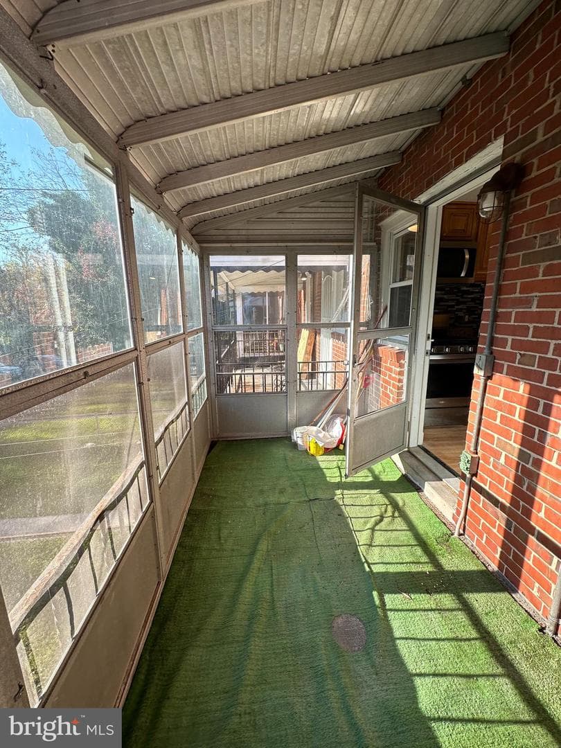 767 Yale Avenue photo 9