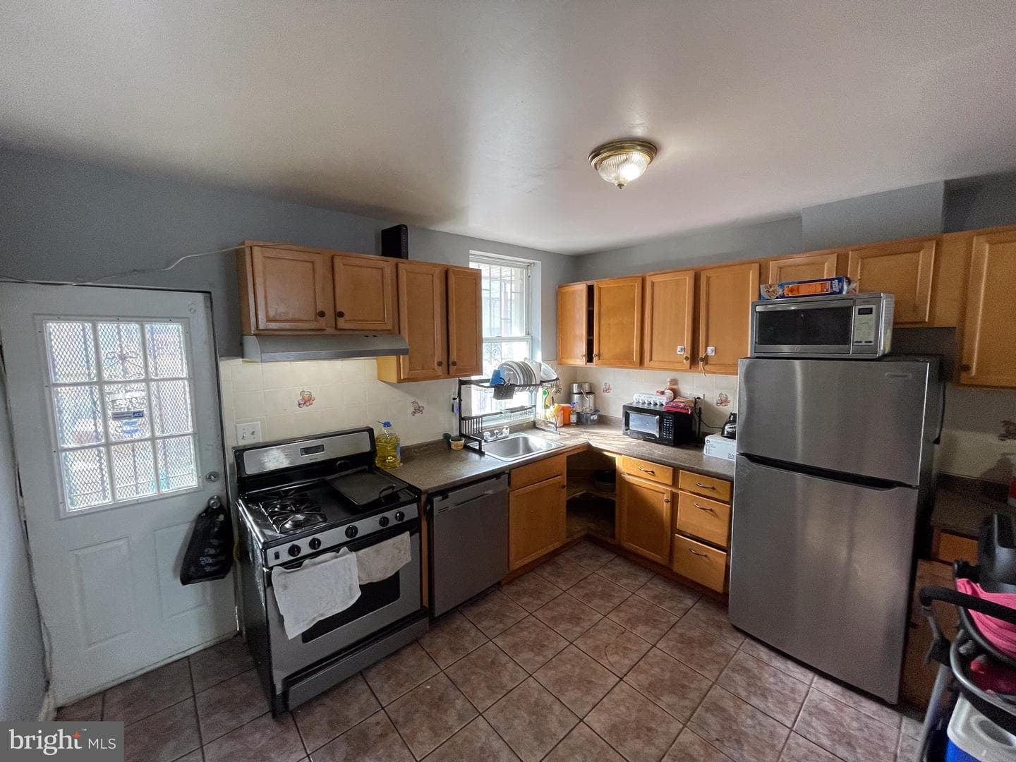 3503 Leverton Avenue photo 1