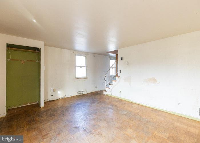 5567 Cedonia Avenue photo 10