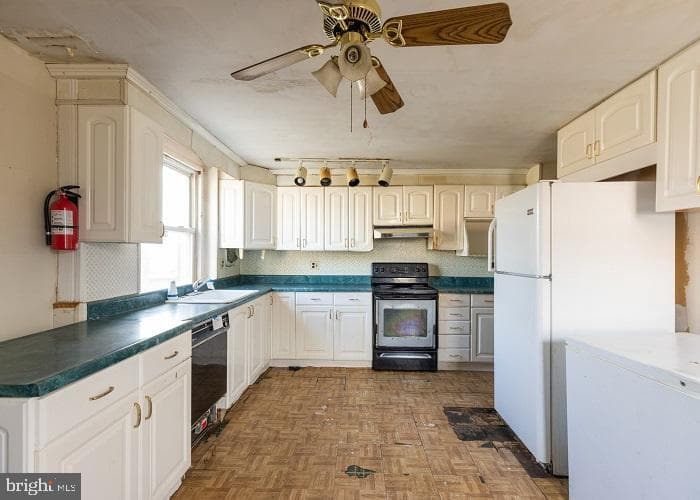 5567 Cedonia Avenue photo 13