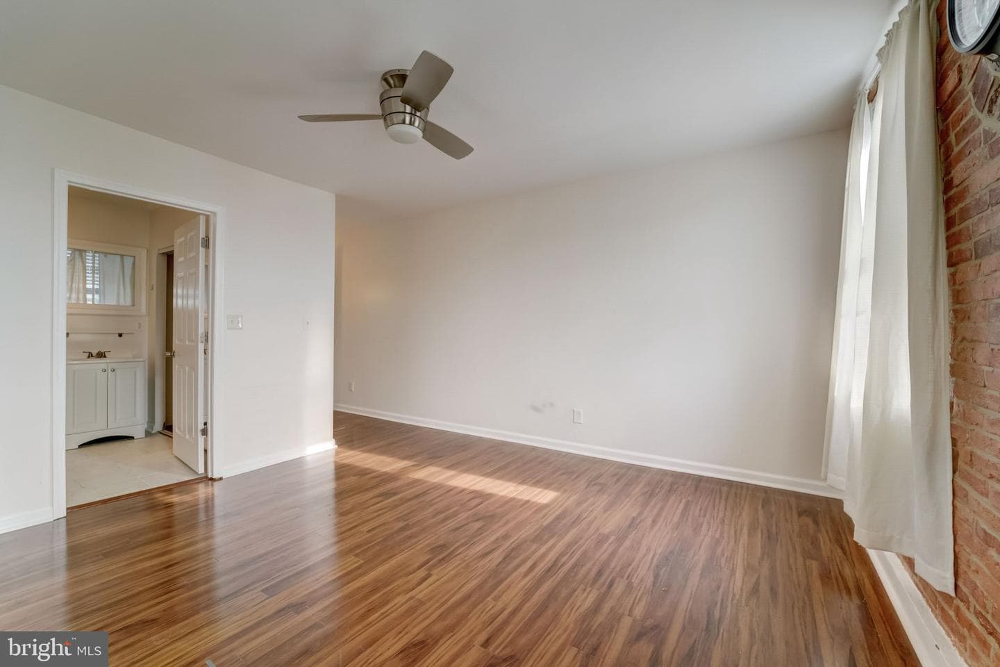 302 E 21st Street photo 16