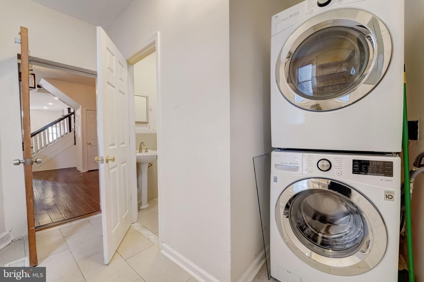 302 E 21st Street photo 18