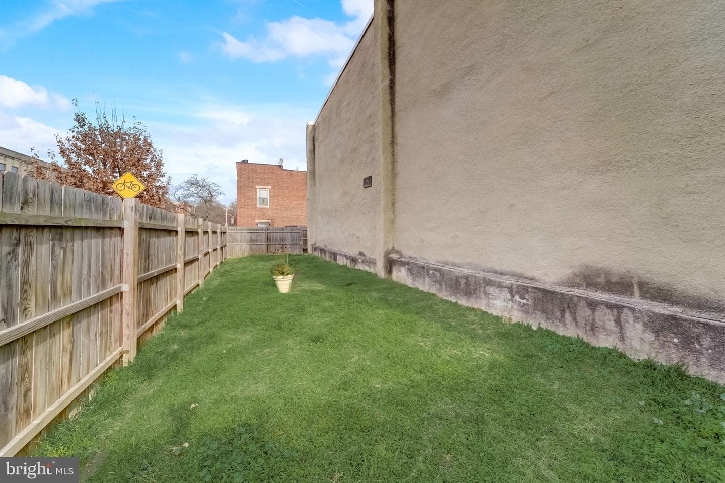 302 E 21st Street photo 23