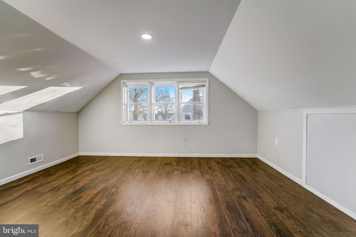 6006 Winthrope Avenue photo 12