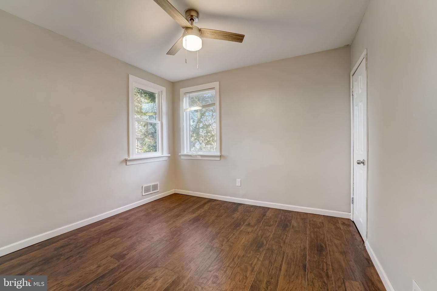 6006 Winthrope Avenue photo 14