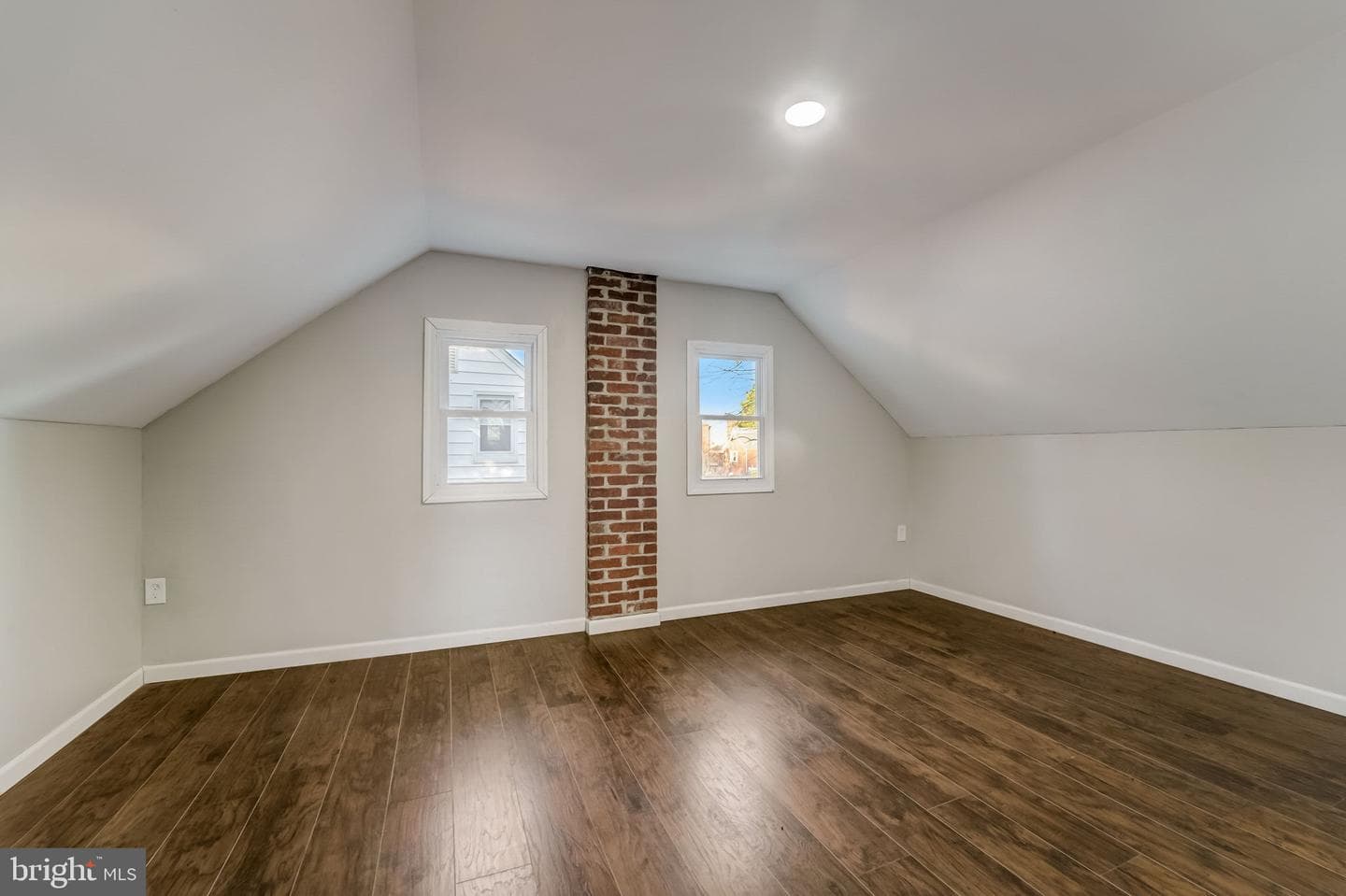 6006 Winthrope Avenue photo 23