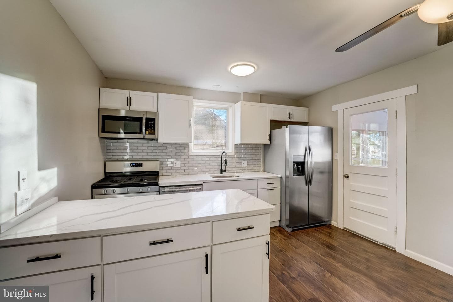 6006 Winthrope Avenue photo 9