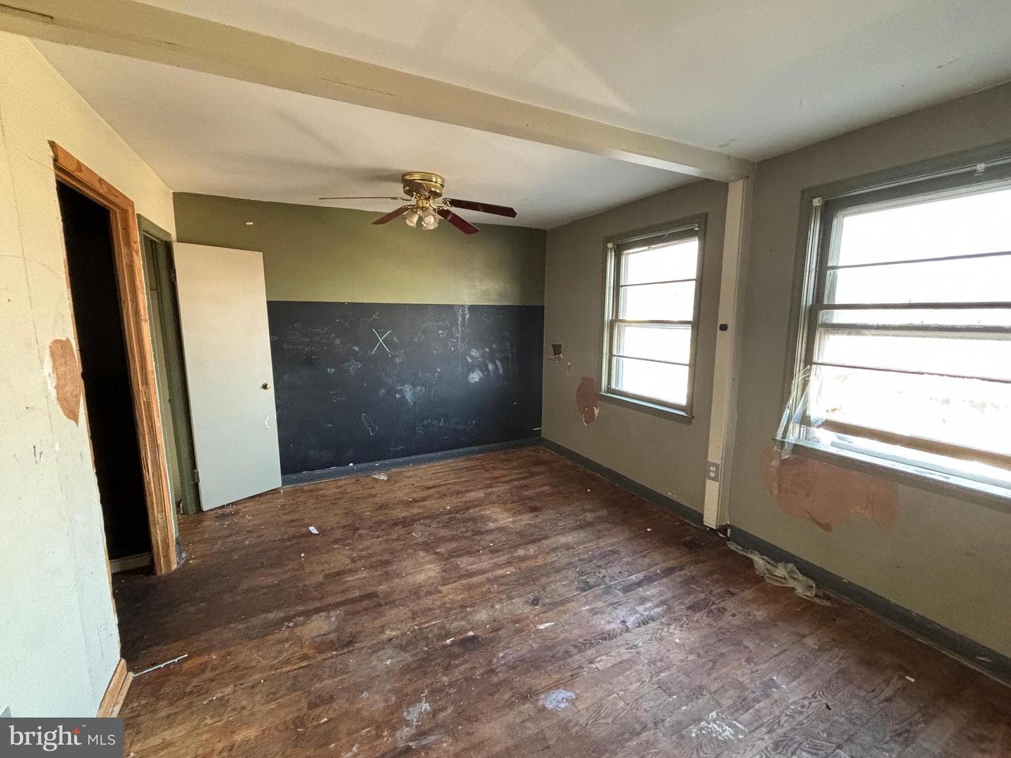 1415 Locust photo 13