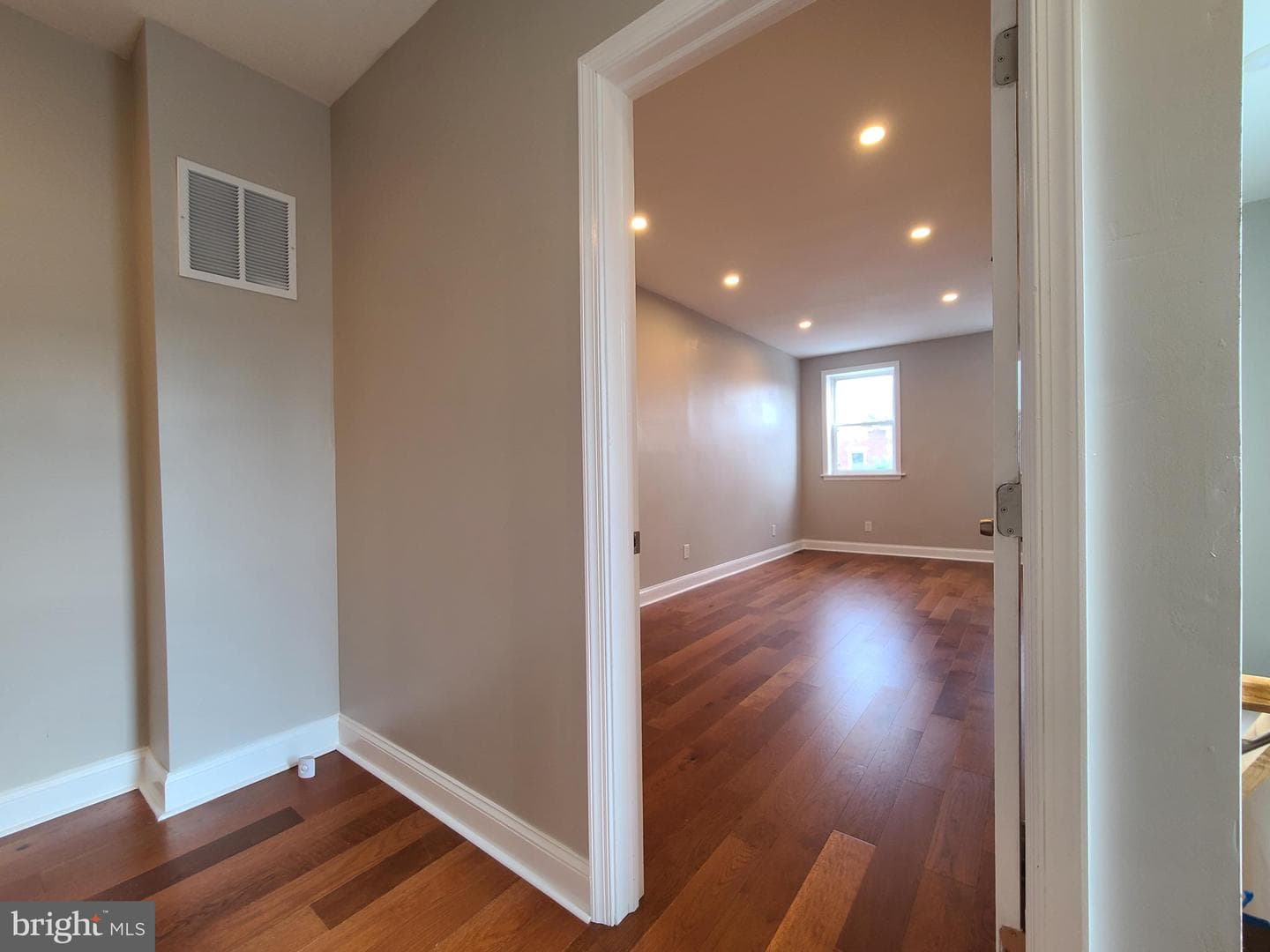 2622 Ashland Avenue photo 21