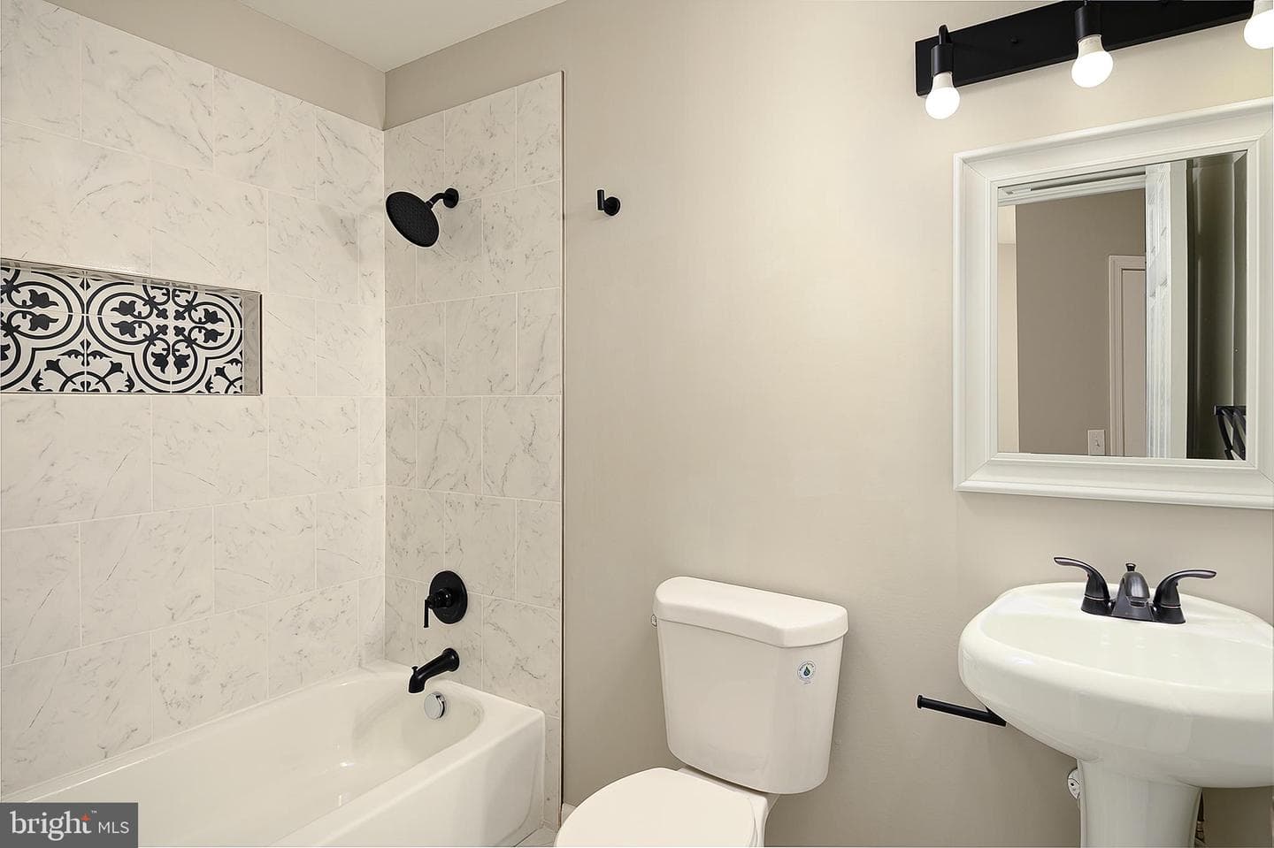 3909 Fleetwood Avenue photo 26
