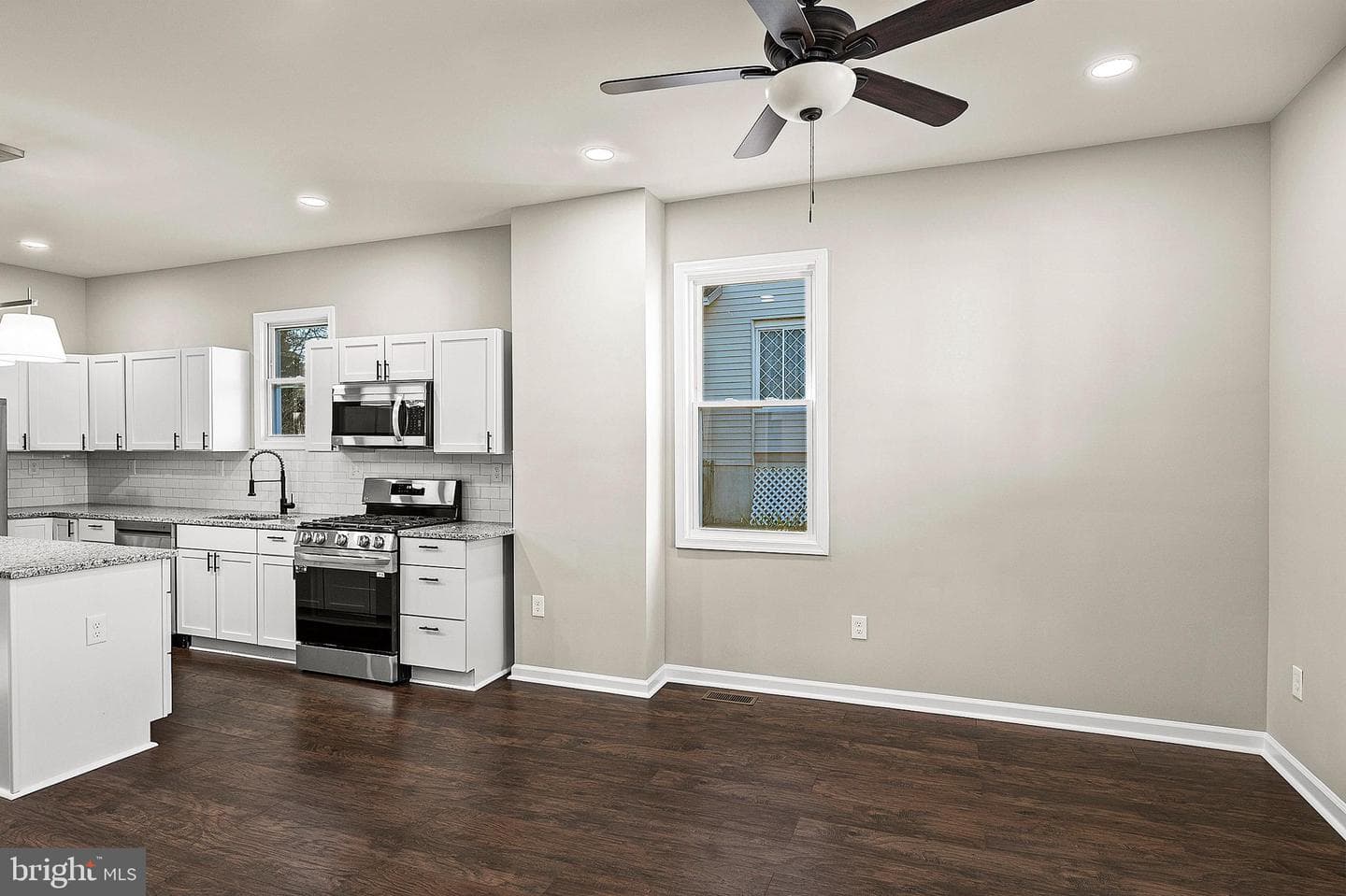 3909 Fleetwood Avenue photo 8