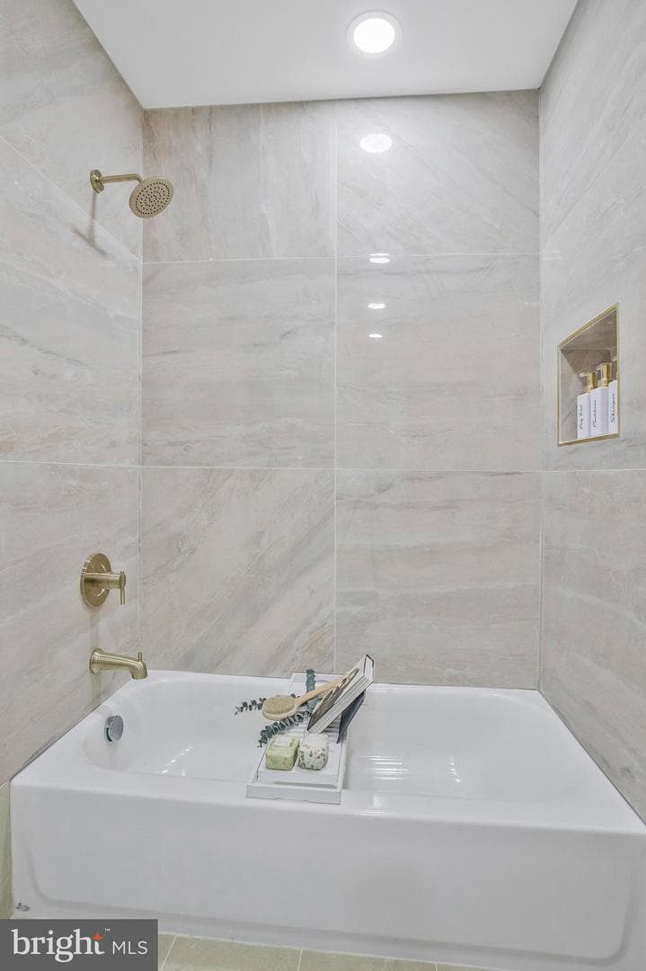 306 N Stricker Street photo 17