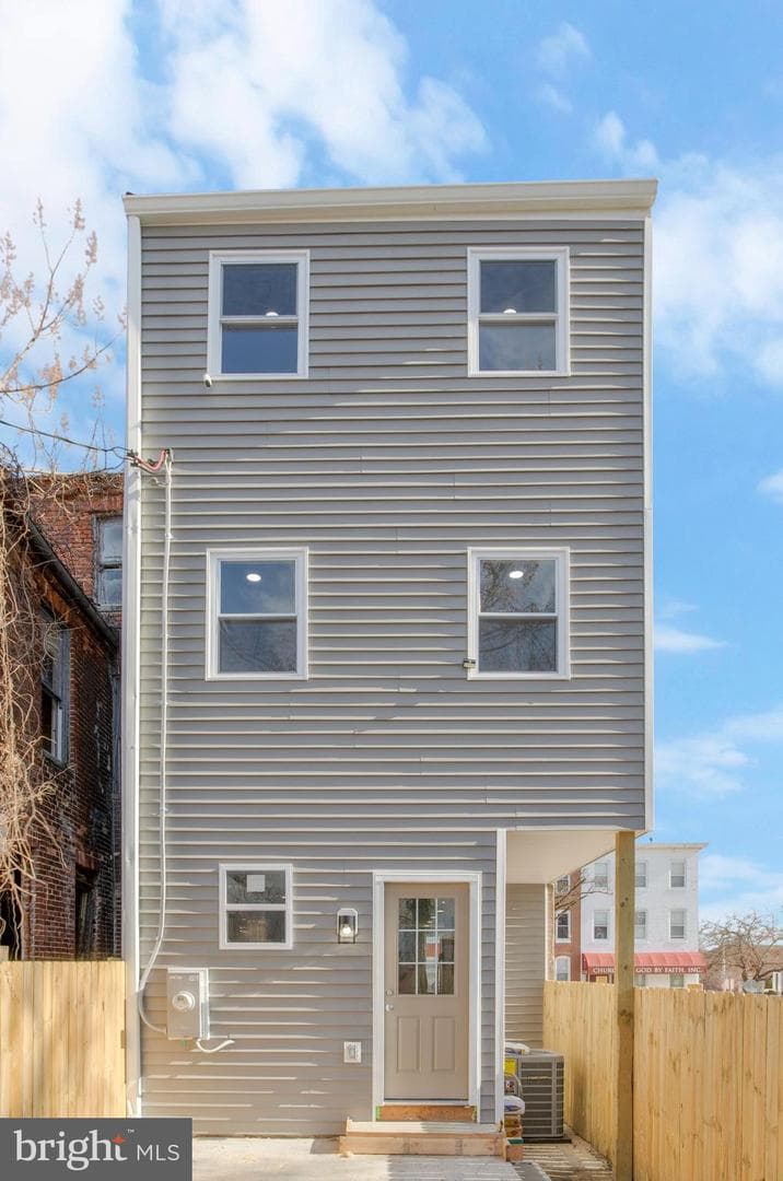 306 N Stricker Street photo 31