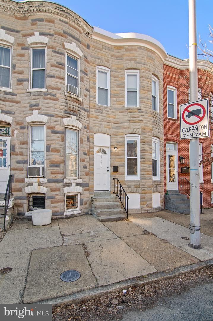 1252 Carroll Street photo 2