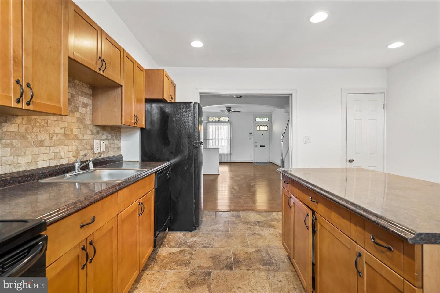 2611 E Hoffman Street photo 13