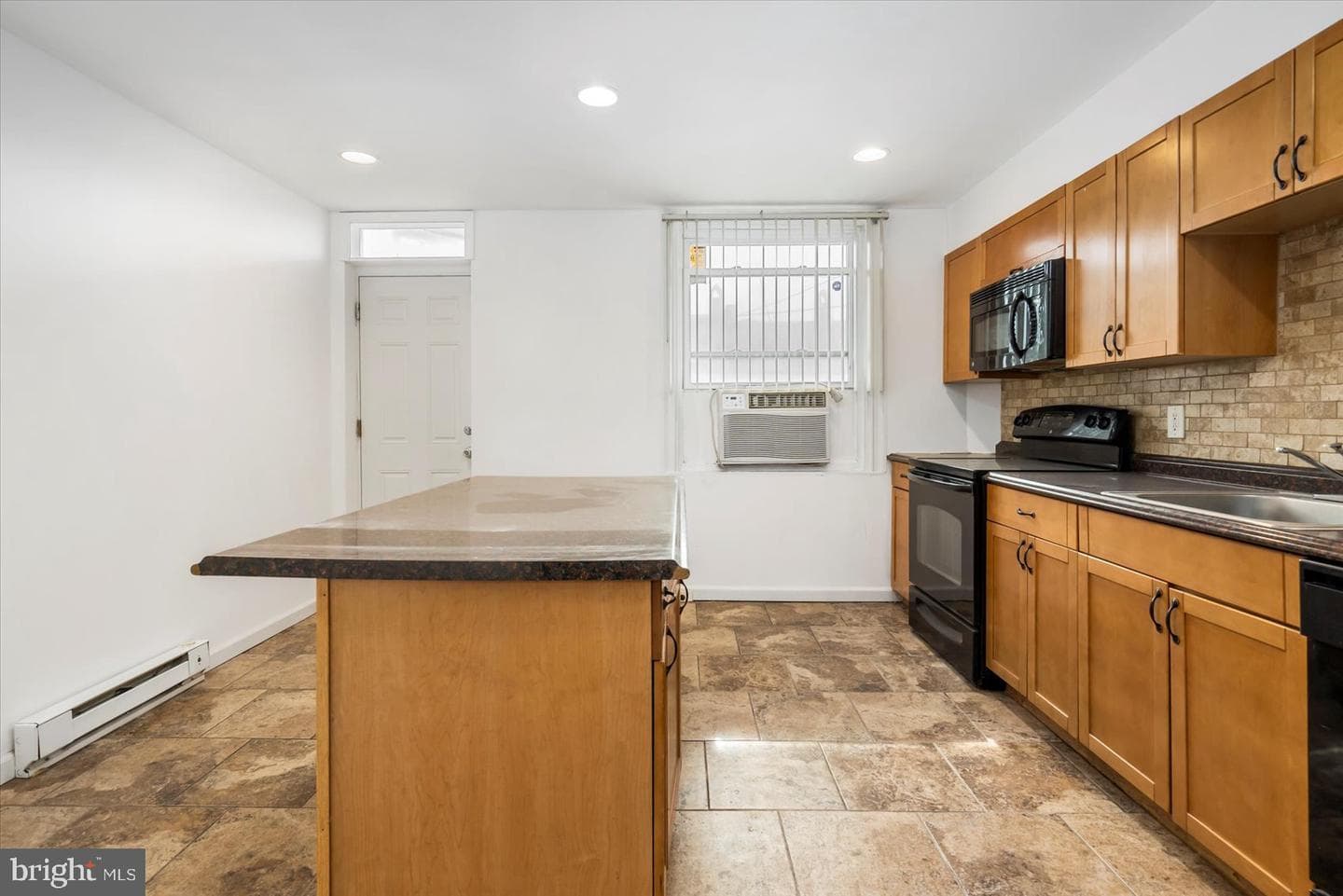 2611 E Hoffman Street photo 14