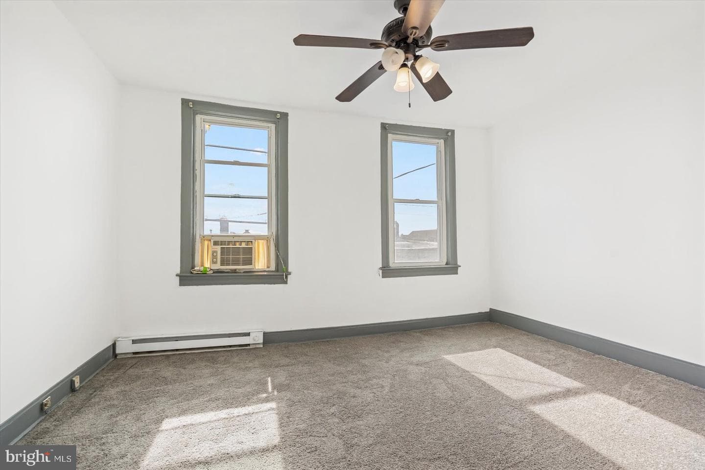 2611 E Hoffman Street photo 22