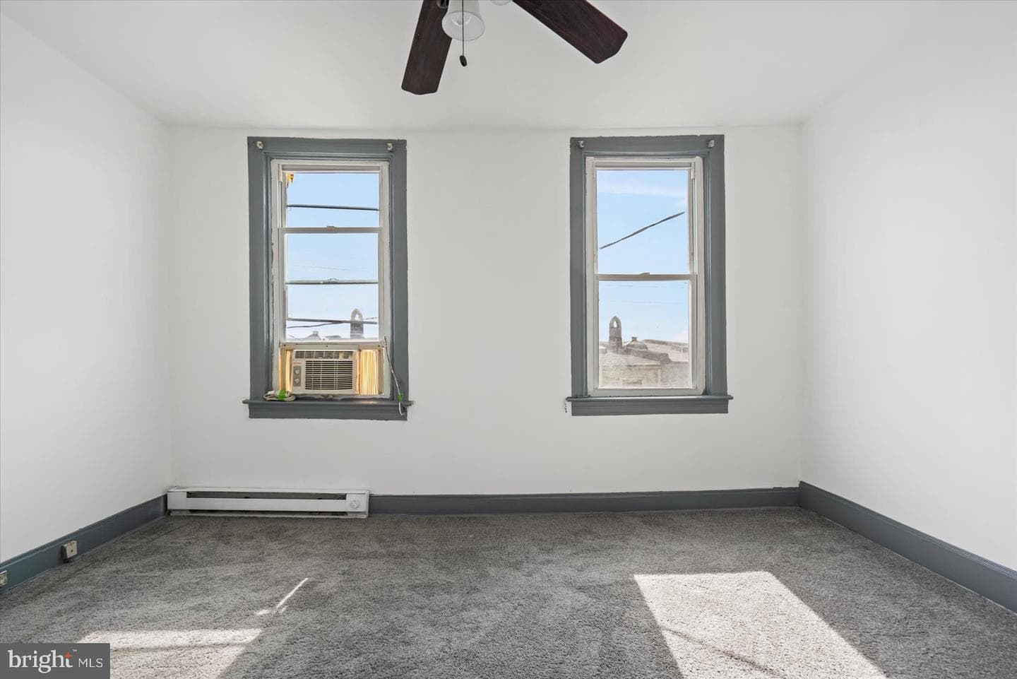 2611 E Hoffman Street photo 25