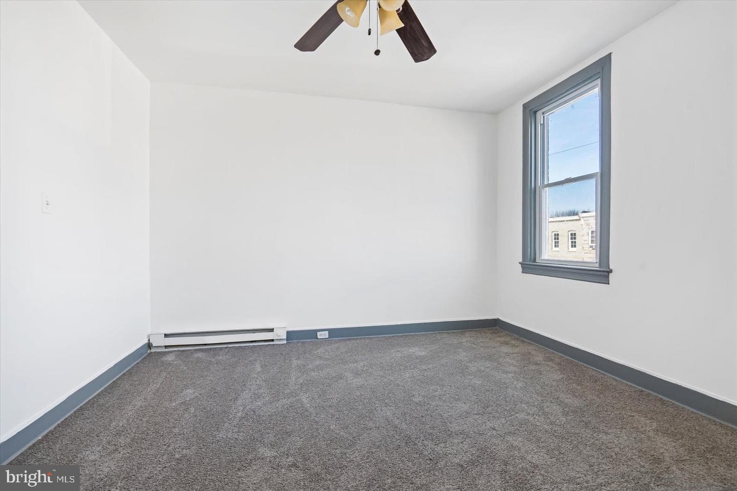 2611 E Hoffman Street photo 32
