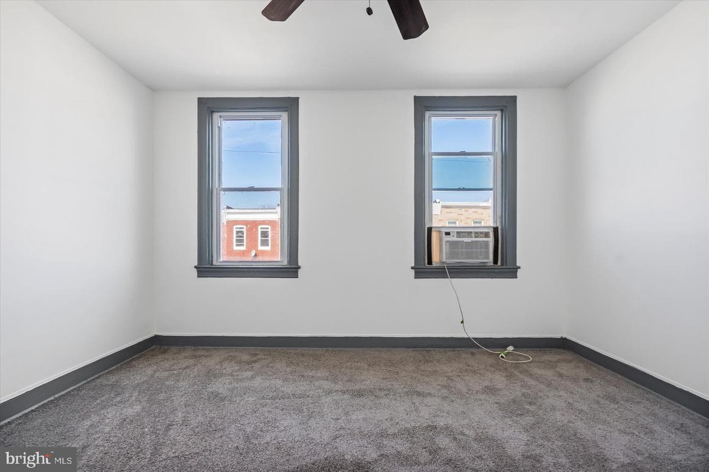 2611 E Hoffman Street photo 33