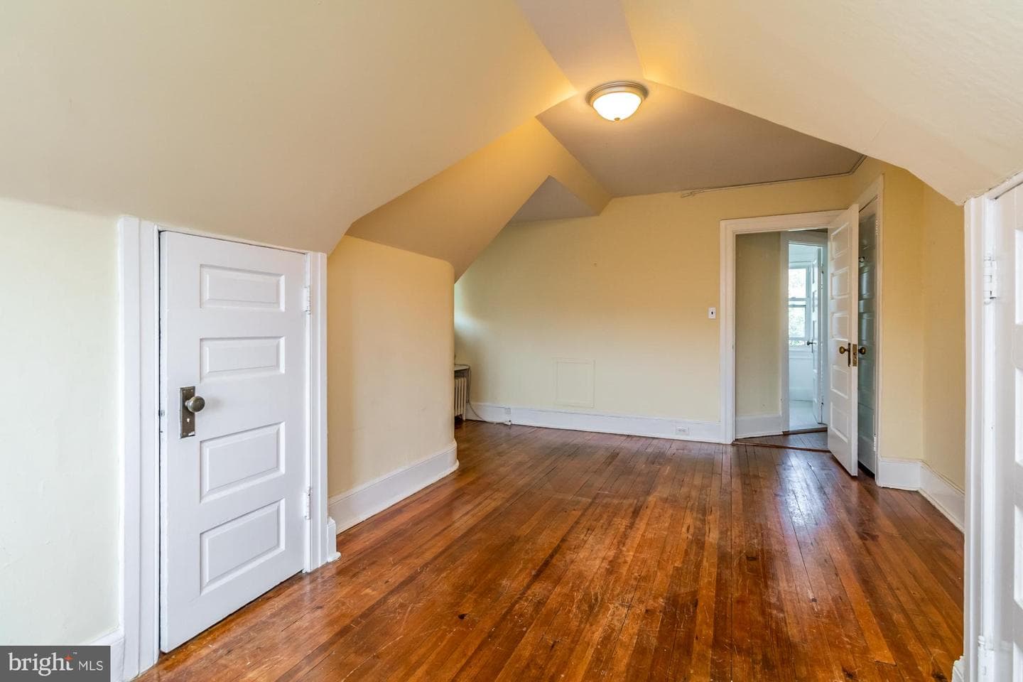 2518 Talbot Road photo 11