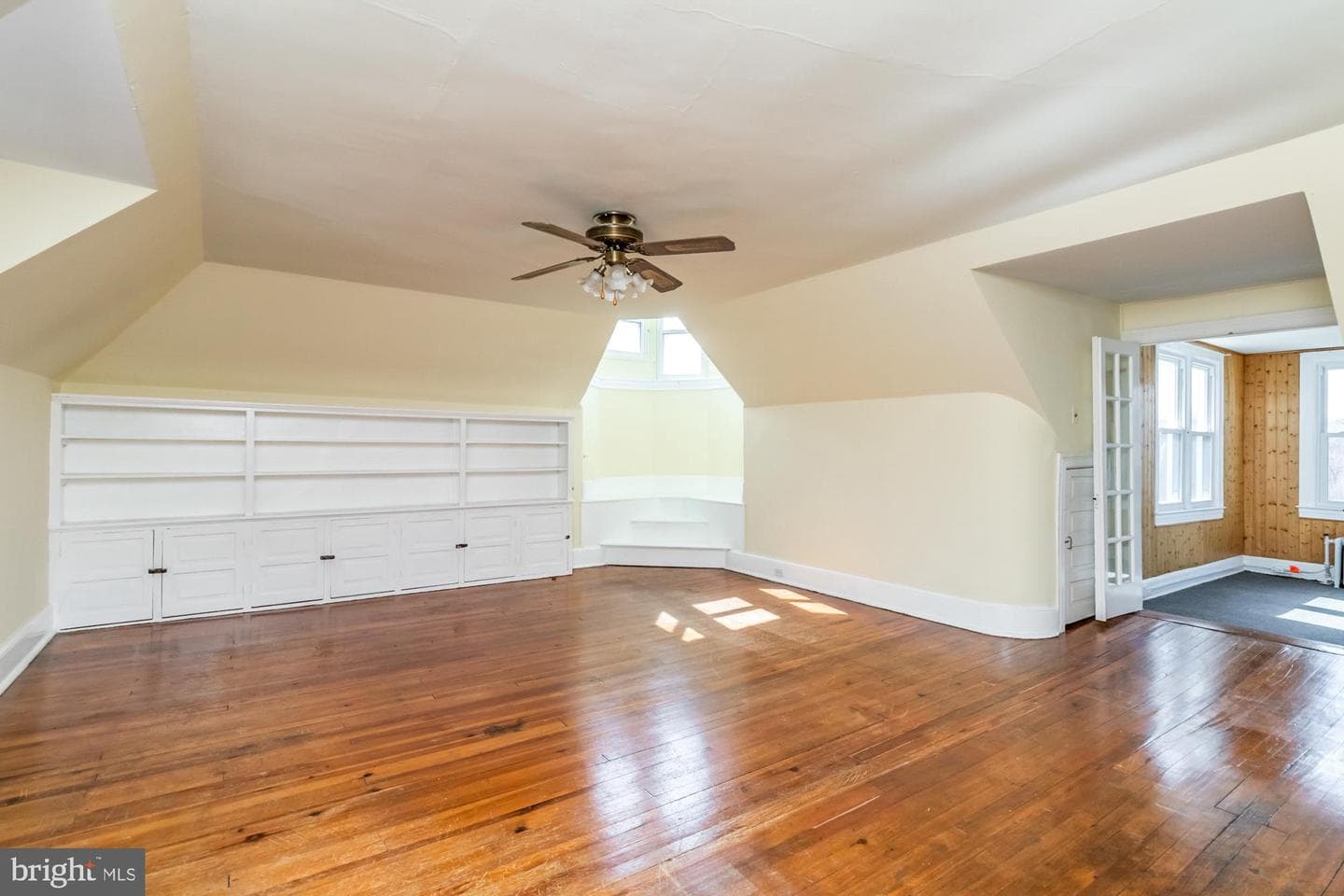 2518 Talbot Road photo 5