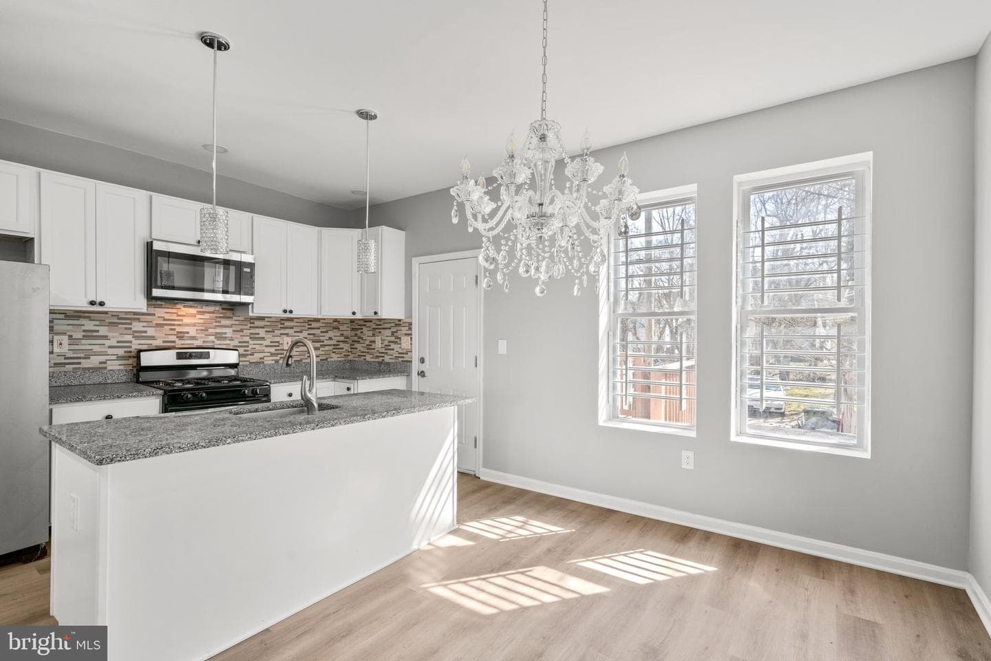 3013 W Garrison Avenue photo 8