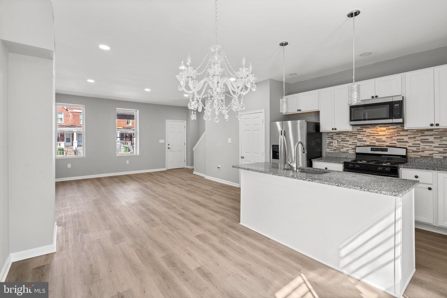 3013 W Garrison Avenue photo 9