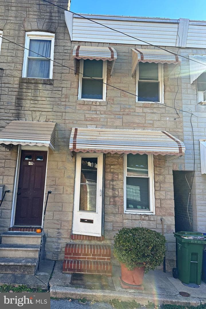203 S Madeira Street photo 1