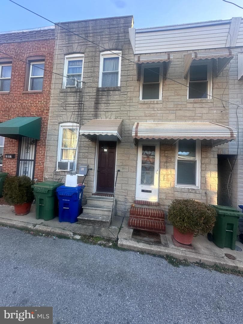 203 S Madeira Street photo 2